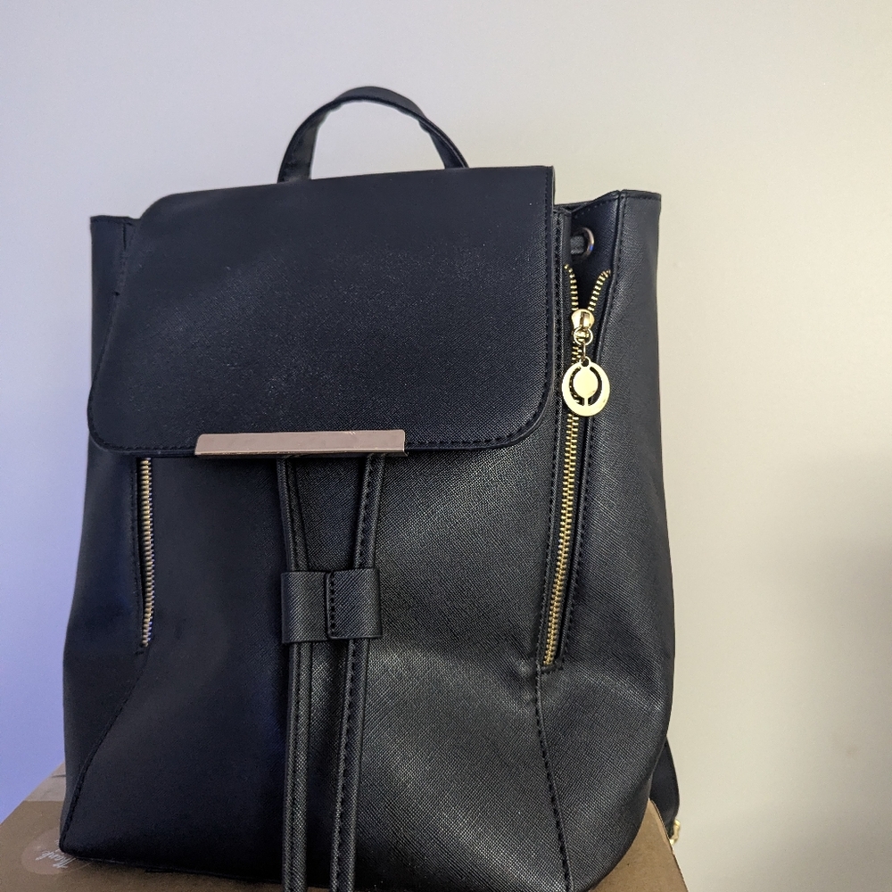 Wild Kangaroo Bucket bag backpack (EUC) - Picture 2 of 6